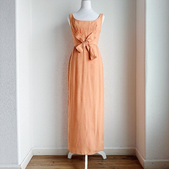Dresses & Skirts - VINTAGE PEACH DRESS WITH BOW